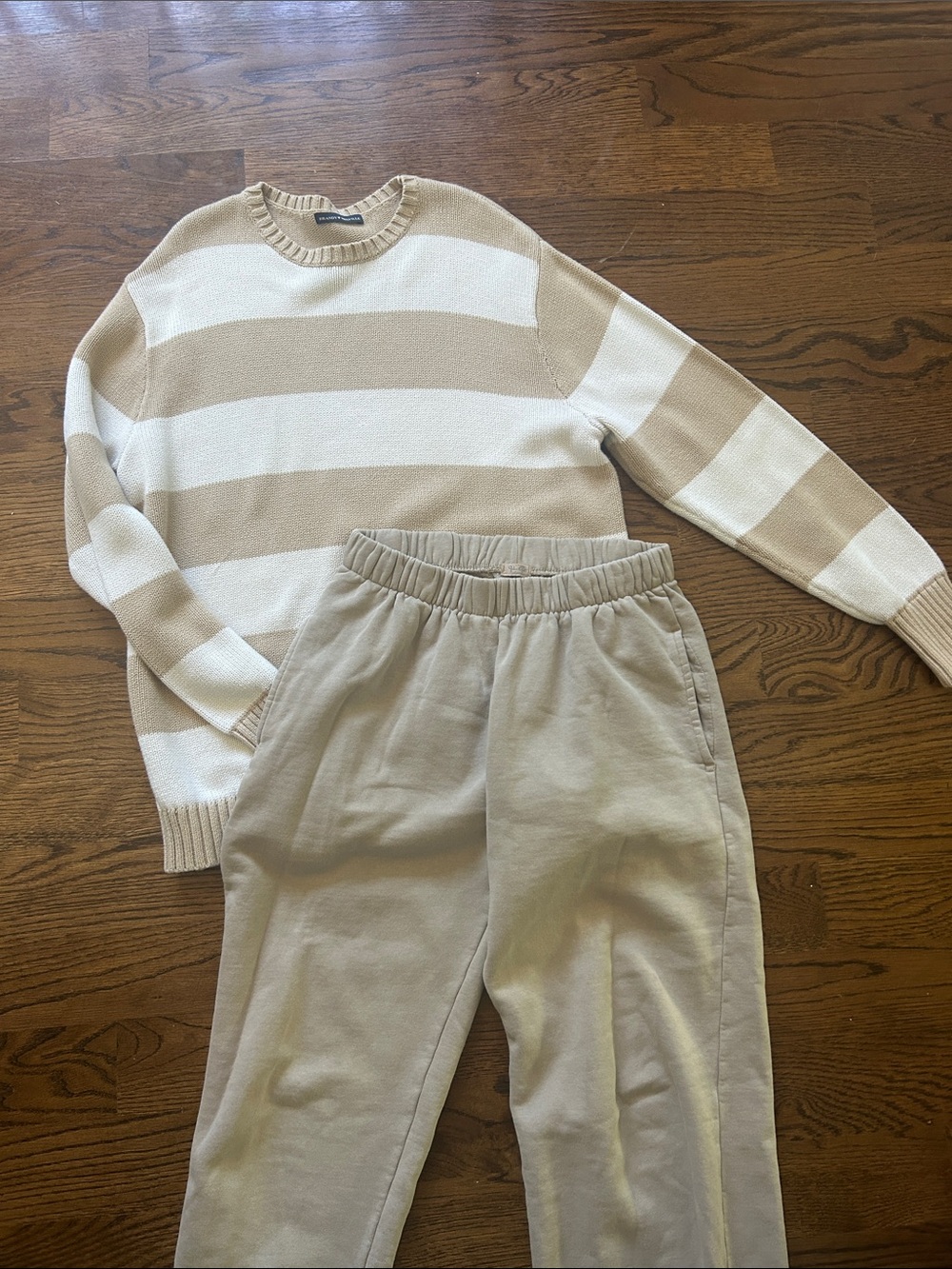 Brandy Melville Outfit Striped Sweater Beige and Cream Tan John Galt Sweatpants